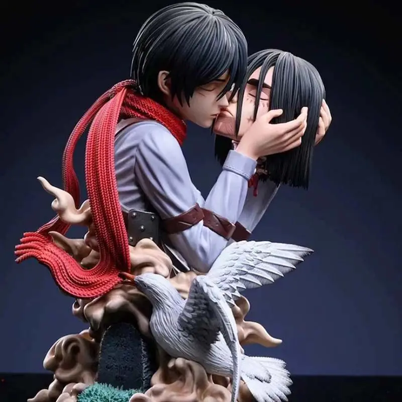 Figurine SNK Mikasa et Eren