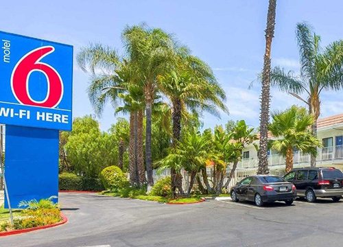 Motel6 Front Feature 500x360