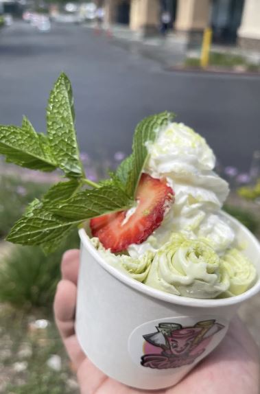 Whatsrollinicecream2