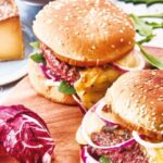 burger a la tomme de savoie Burger à la Tomme de Savoie : idées gourmandes pour un burger savoyard authentique