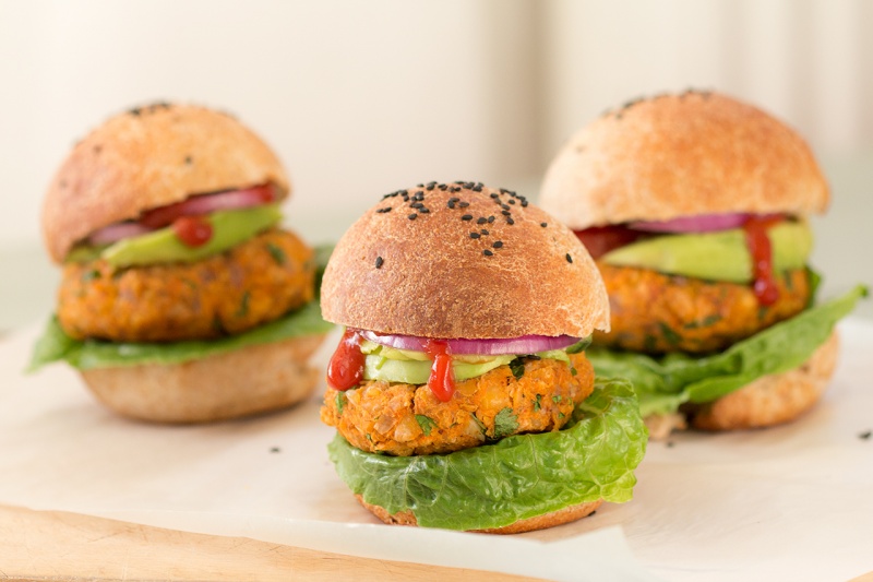 mini burgers vegan Mini burger vegan : Recette, idées et astuces pour un apéro sans compromis