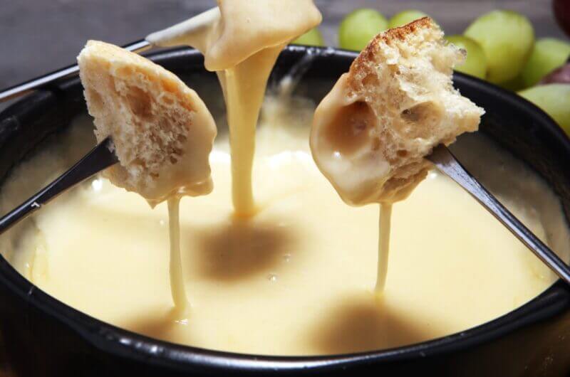 La fondue savoyarde sans alcool : Recette et alternatives 3 fondue savoyarde sans alcool recette