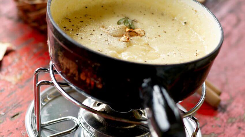 La fondue savoyarde sans alcool : Recette et alternatives 2 fondue savoyarde sans alcool