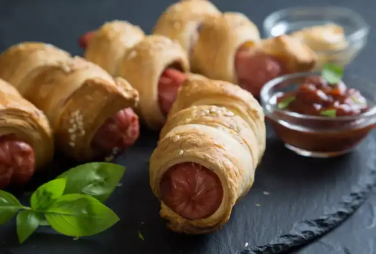 pate feuilletée et knacki