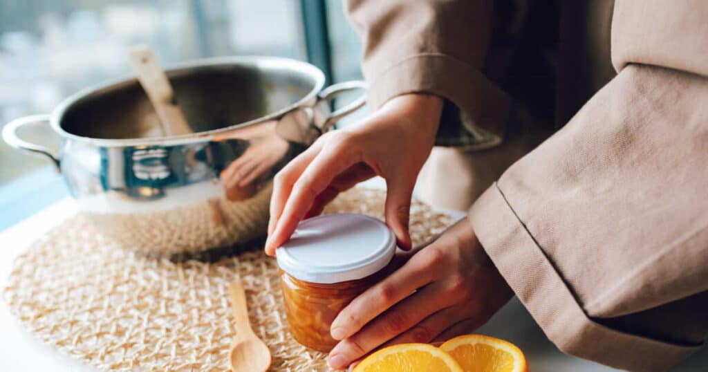 Ouvrir une boîte de conserve sans ouvre-boîte : Les options qui dépannent 5 Comment ouvrir une boite de conserve en verre