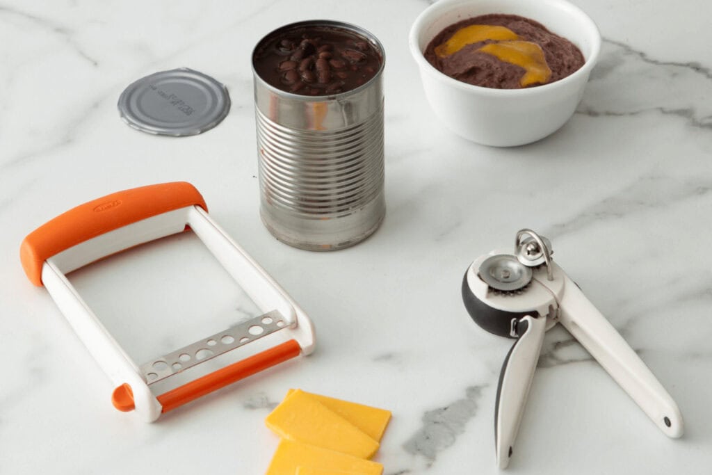 Ouvrir une boîte de conserve sans ouvre-boîte : Les options qui dépannent 6 Comment puis-je ouvrir une boîte de conserve sans outils