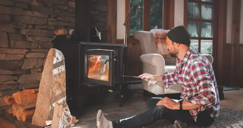 Pourquoi mon poêle à granulés fume dans la maison