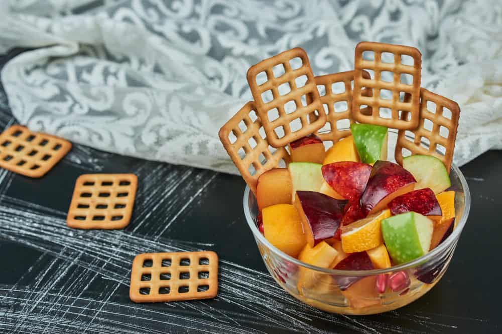 Avec quoi accompagner une salade de fruits : toutes les idées gourmandes 4 Avec quoi accompagner une salade de fruits recette