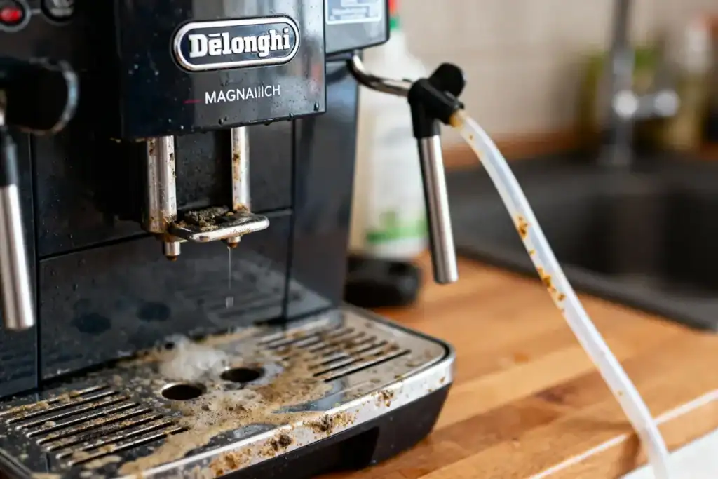 détartrer la DeLonghi Magnifica S solution
