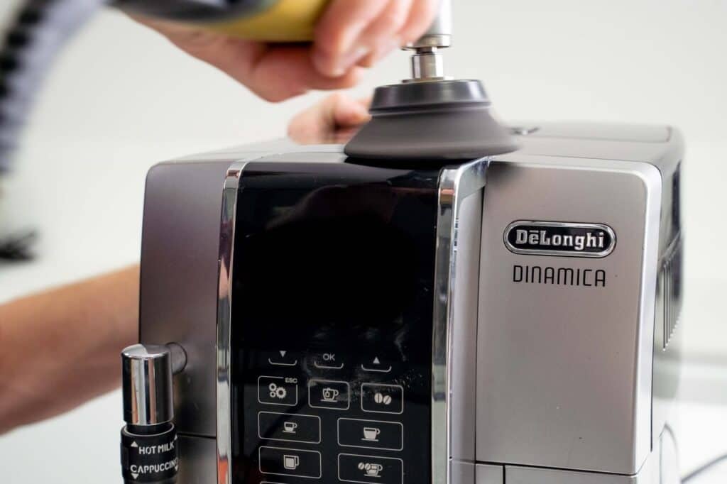 détartrer la DeLonghi Magnifica S taches