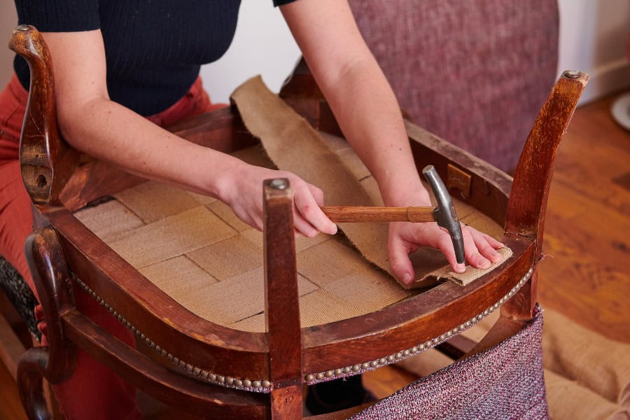 tarif d'un tapissier pour rénover un fauteuil étapes