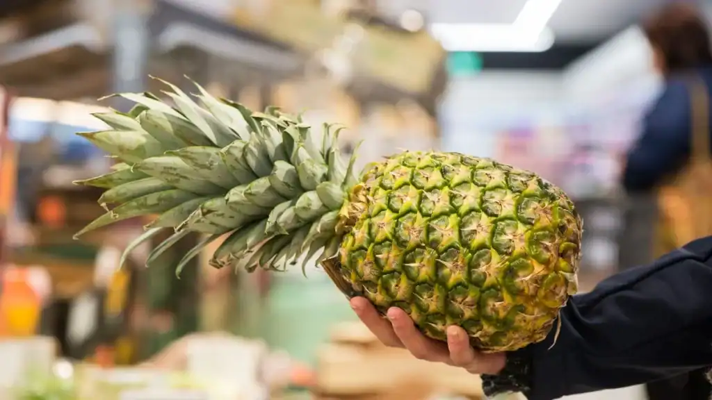 Comment savoir si un ananas est mûr : tous les signes à connaître 4 Comment savoir si un ananas est mûr astuce