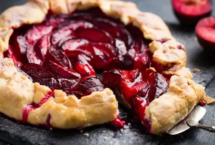 Faut-il décongeler les prunes avant de faire une tarte