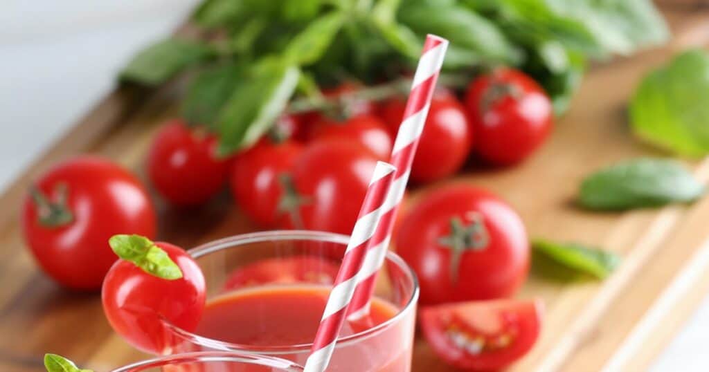 Les bienfaits du jus de tomate : santé, peau et conseils de consommation 3 Bienfaits du jus de tomate sur la santé