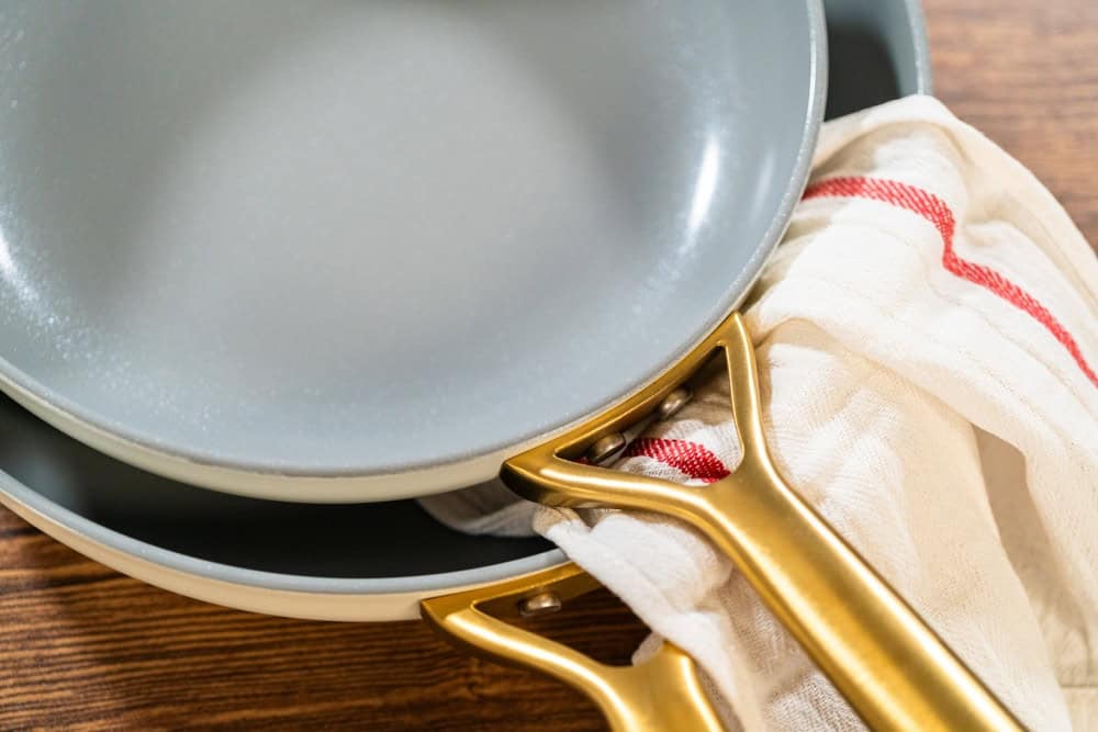 Poêle en inox ou céramique avantages