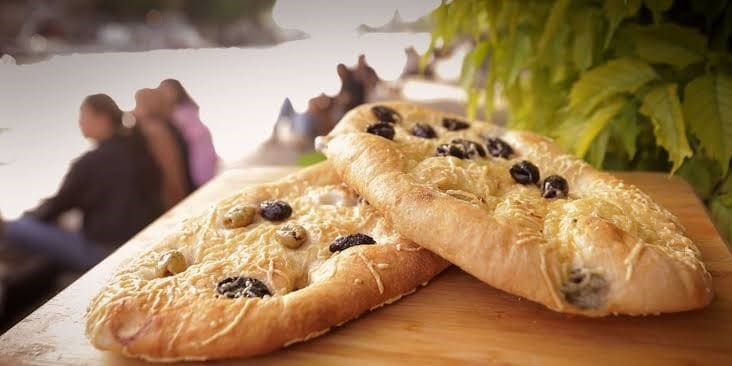 Recette de fougasse aux olives maison : moelleuse et dorée comme en Provence 4 Recette de fougasse aux olives maison au thermomix