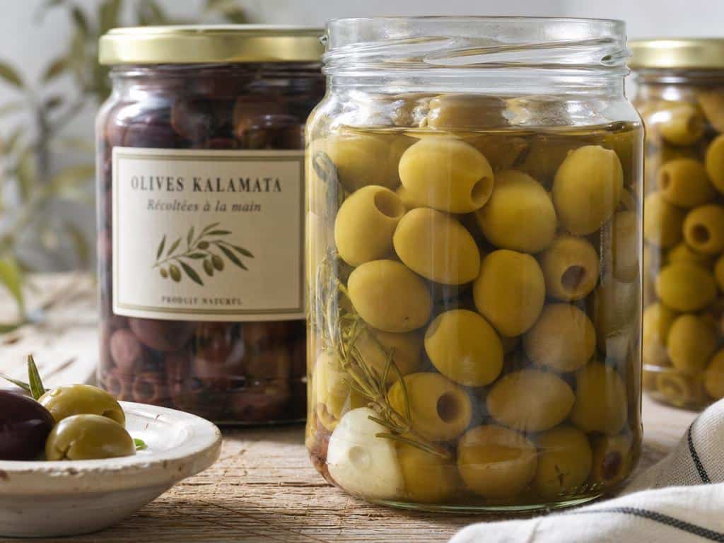 Préparer des olives vertes au bicarbonate de soude : méthode, saumure et conservation 3 comment préparer des olives vertes à la lessive de soude ?