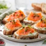 toasts au saumon fume et fromage frais