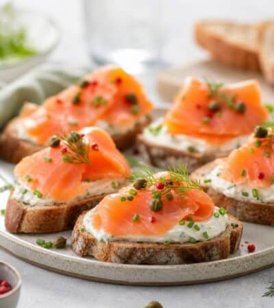 toasts au saumon fume et fromage frais