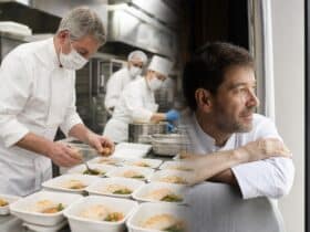 Scènes de chefs – Christian Le Squer cuisine pour les soignants, Didier Clément studieux, Ludo Lefebvre confiné, David Munoz va mieux, Éric Guérin jardine, …