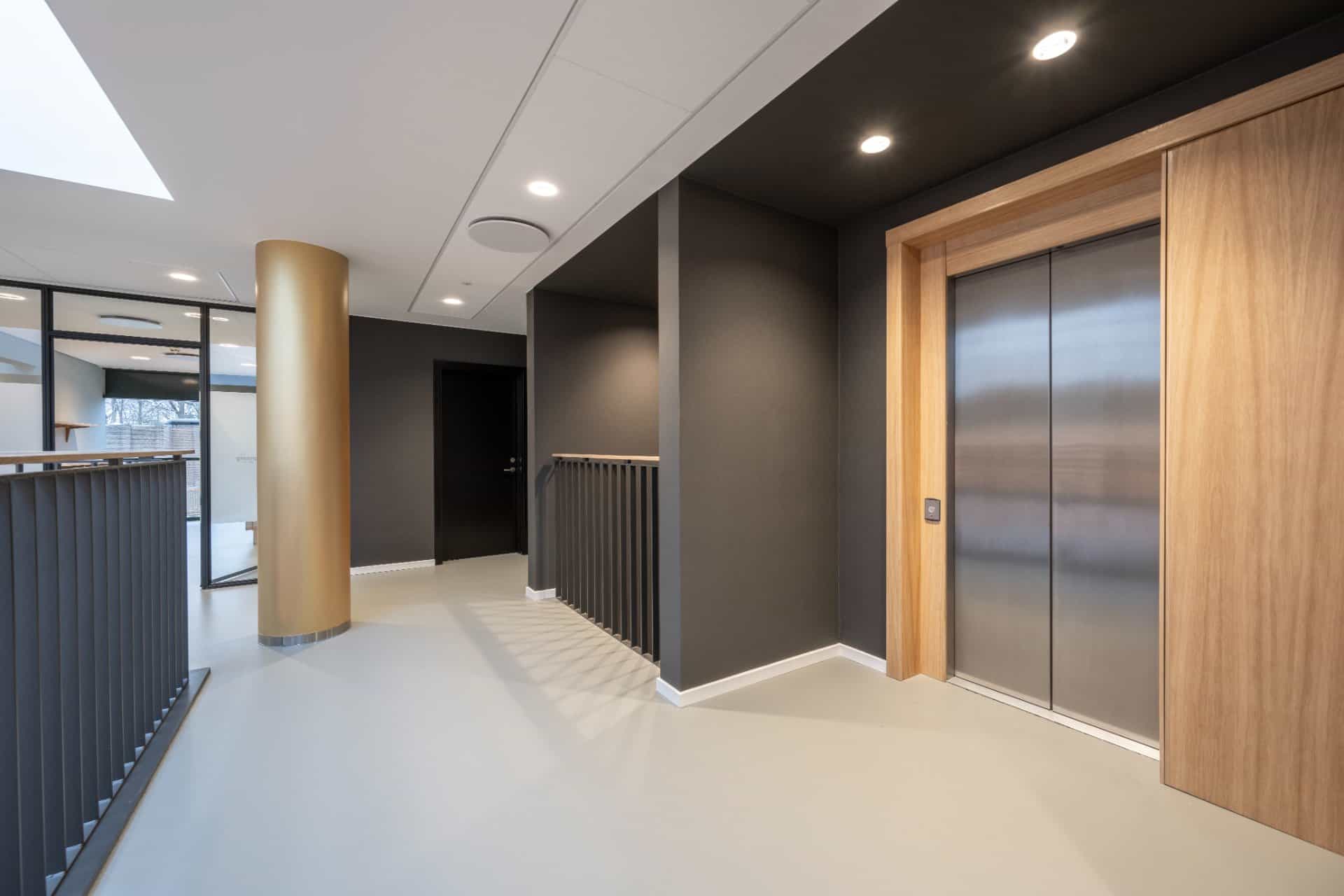 Lobby (Elevator)