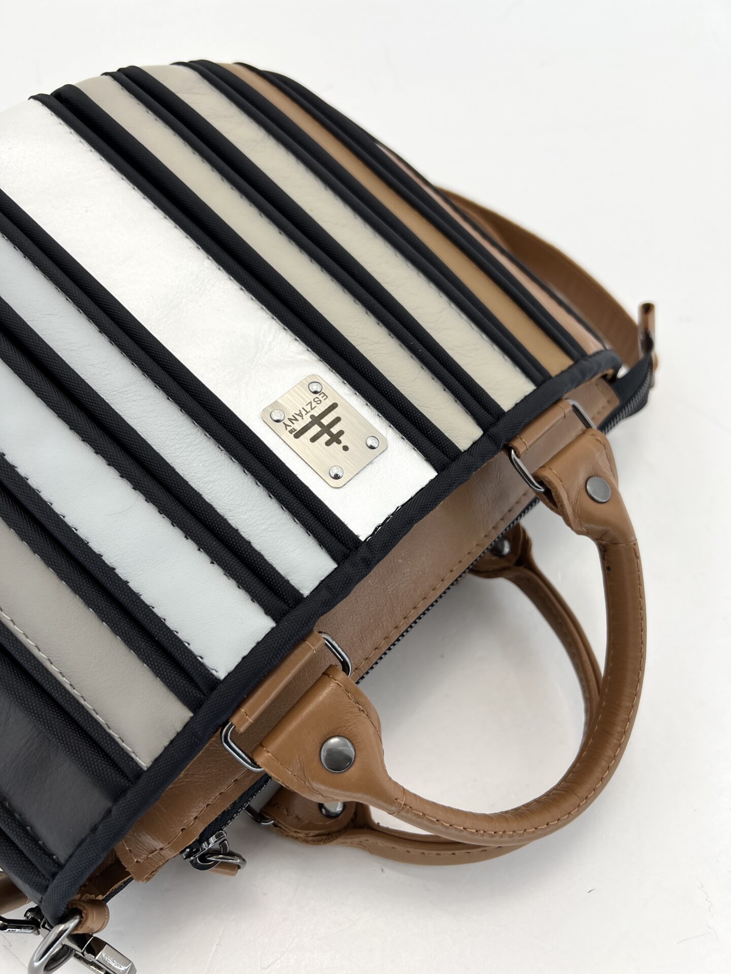 Esztány salted caramel shoulderbag5