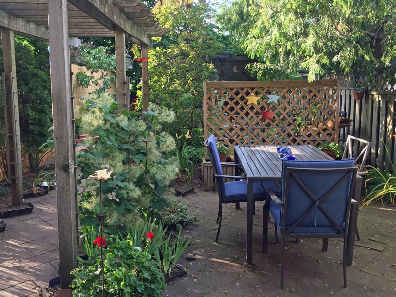 make a small garden look bigger