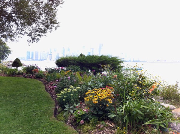Ward's Island waterfront garden 