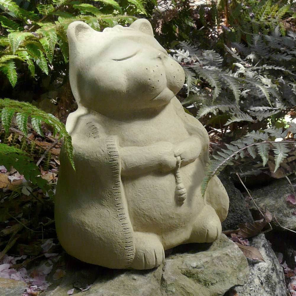 concrete Buddha cat
