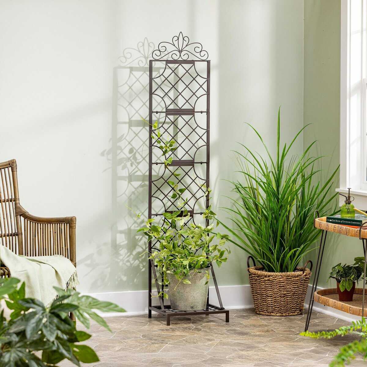 Grid Metal Lattice Trellis with Planter Stand