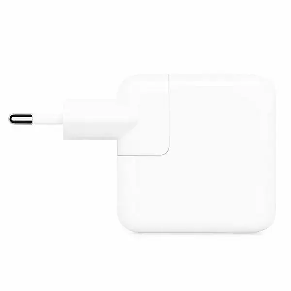 מטען קיר מהיר 30W USB-C מקורי של Apple, מתאים לטעינה מהירה של אייפון, אייפד ומכשירים תואמים. עיצוב קומפקטי ואיכותי, מתאים לשימוש יומיומי ולנסיעות.