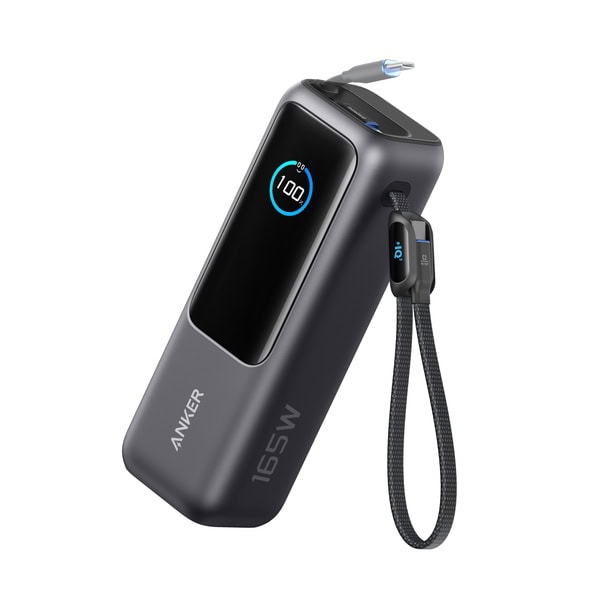 אנקר Power Bank בנפח 25,000mAh עם תצוגת סוללה דיגיטלית ויציאת טעינה מהירה 165W, כולל רצועת נשיאה.
