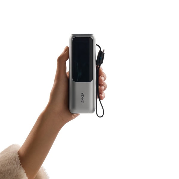סוללת גיבוי ניידת של Anker עם קיבולת 25,000mAh וטעינה מהירה, מושלמת לטעינת מכשירים ניידים בכל מקום.