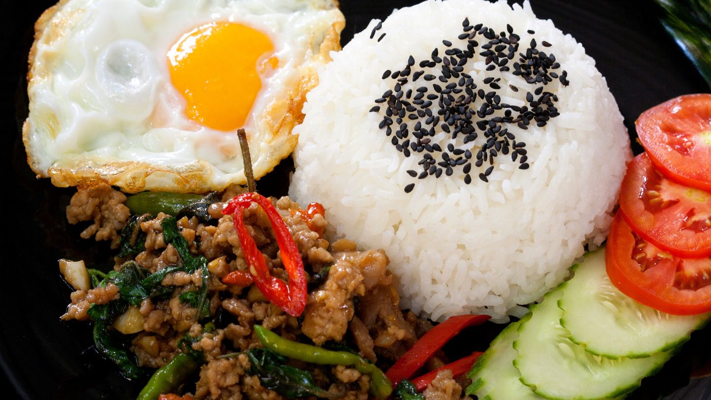 Thailandsk mad og 40 lækre thai retter 4 Kra pao