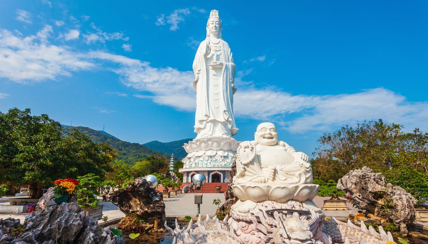 Den gyldne bro i Danang, et enestående kunstværk i Vietnam 2 Linh Ung Pagoda nær Den Gyldne Bro i Danang