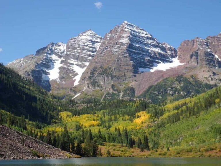 Rocky Mountains. Maroon Bells. Rejser til Canada
