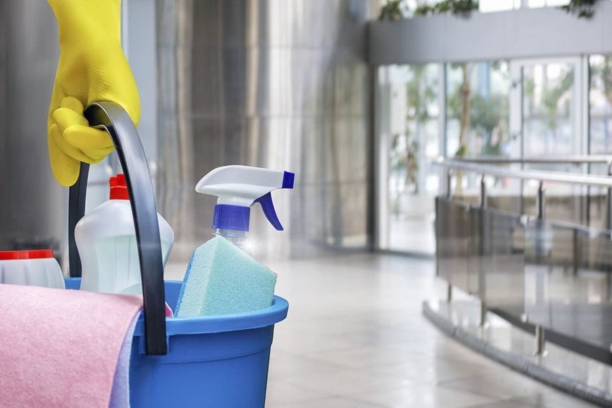 Types Of Commercial Cleaning Equipment And Their Advantages