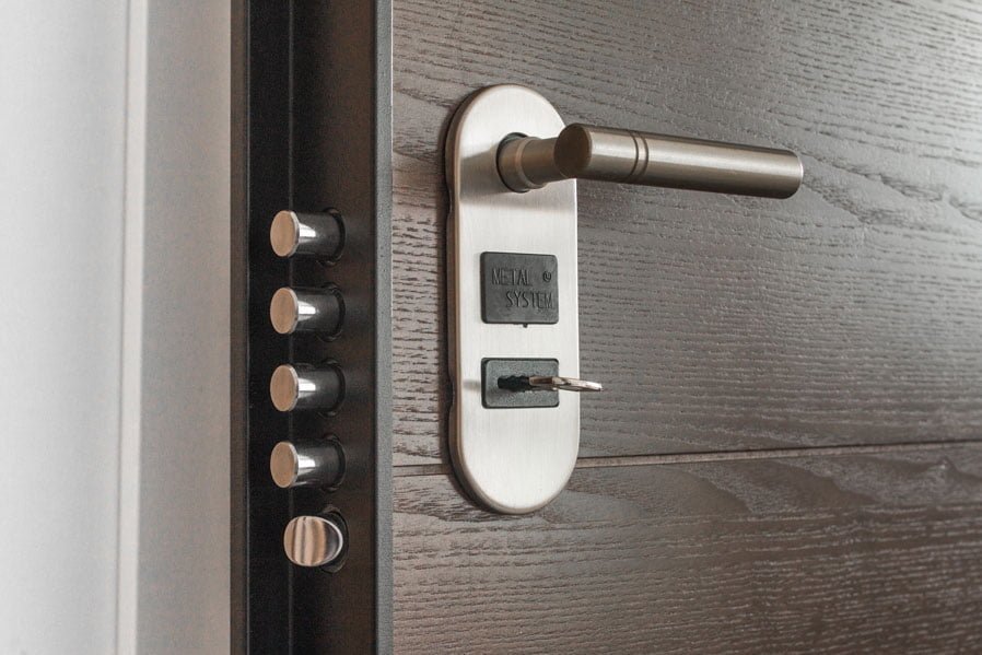 4 Advantages Of Hiring A Professional Locksmith In London