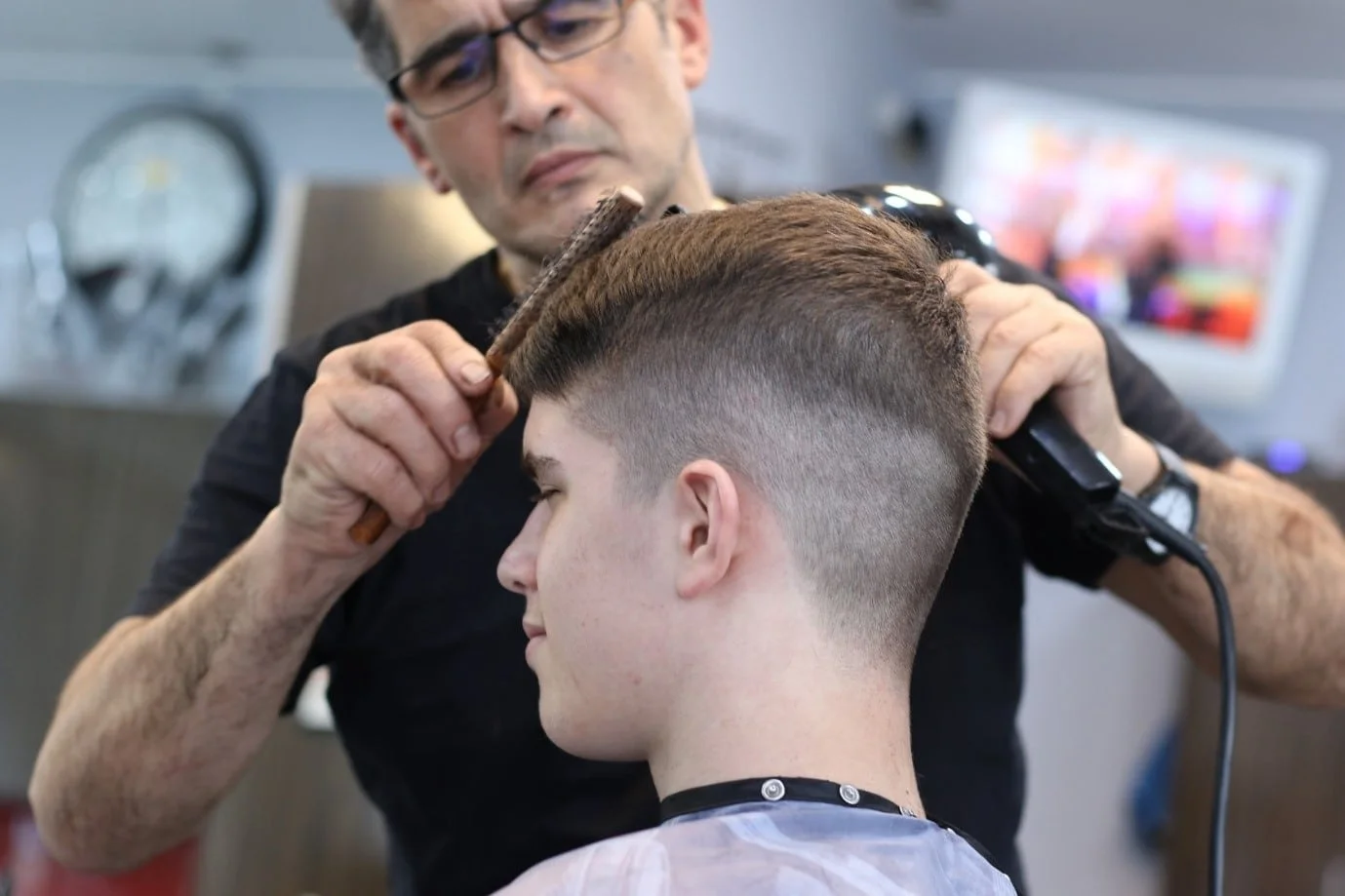 The Complete Guide That Makes Becoming The Best Barber Simple