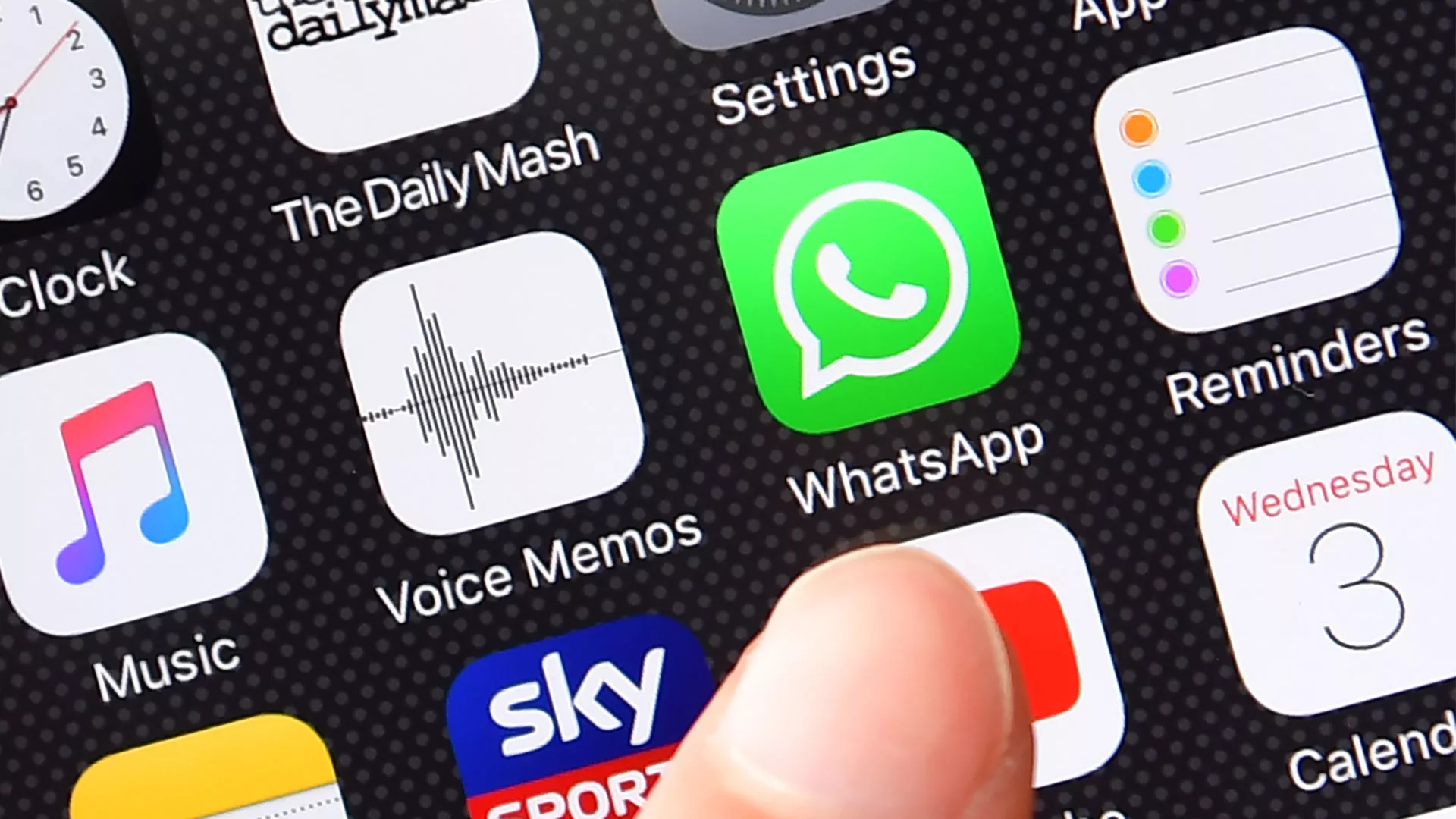 Illustration Representing The Convenience Of Switching Whatsapp Accounts On The Same Android Device