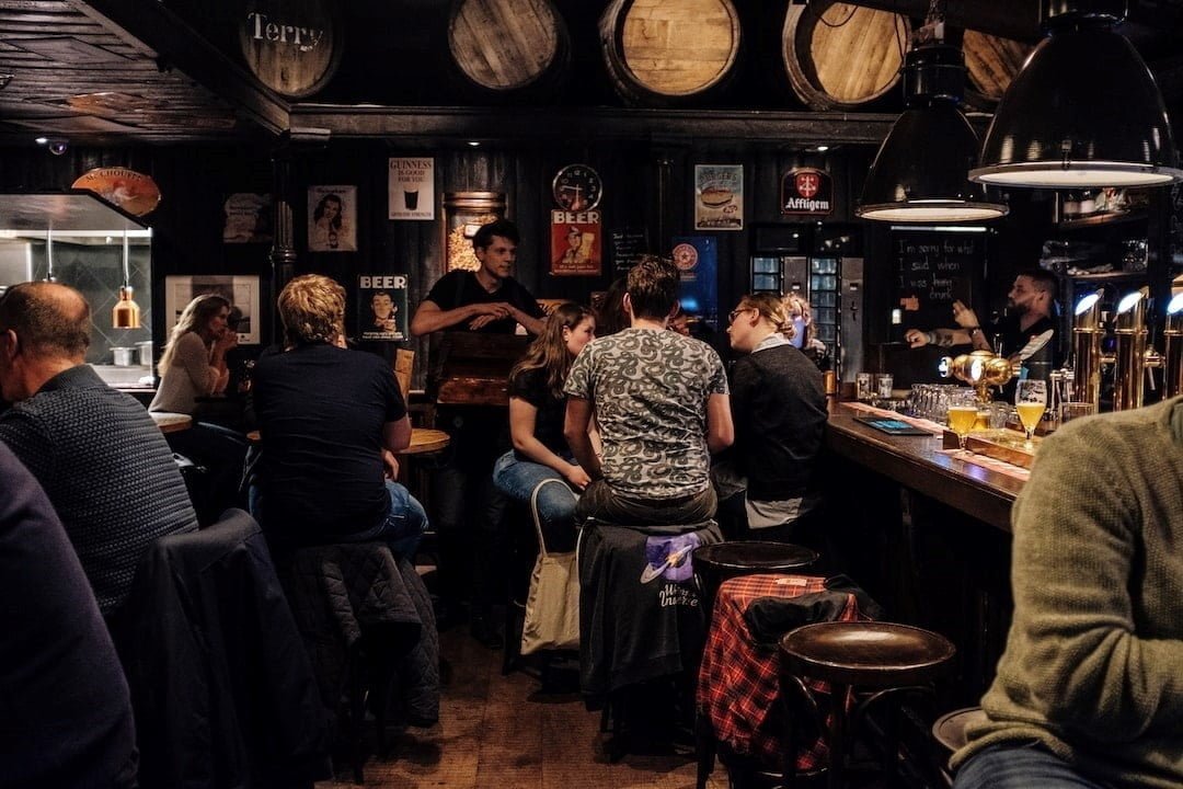 Who Should Pay The Bar Tab
