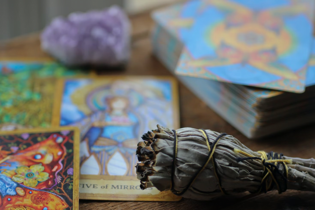 Horoscopes Vs Tarot Cards, Which One Is More Accurate? 2 Horoscopes Vs Tarot Cards, Which One Is More Accurate? 1