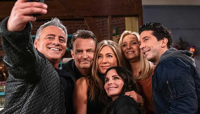 Jennifer Aniston Plans ‘Friends’ Gathering After Matthew Perry’s Passing