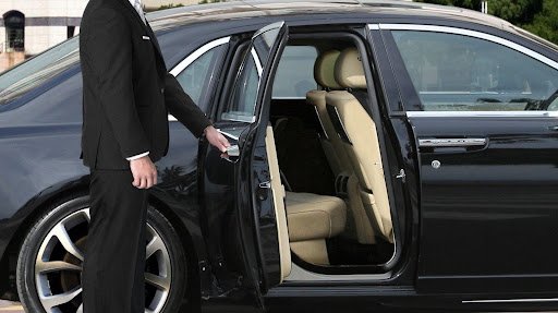 5 Benefits Of Hiring A Private Chauffeur For Business Travel