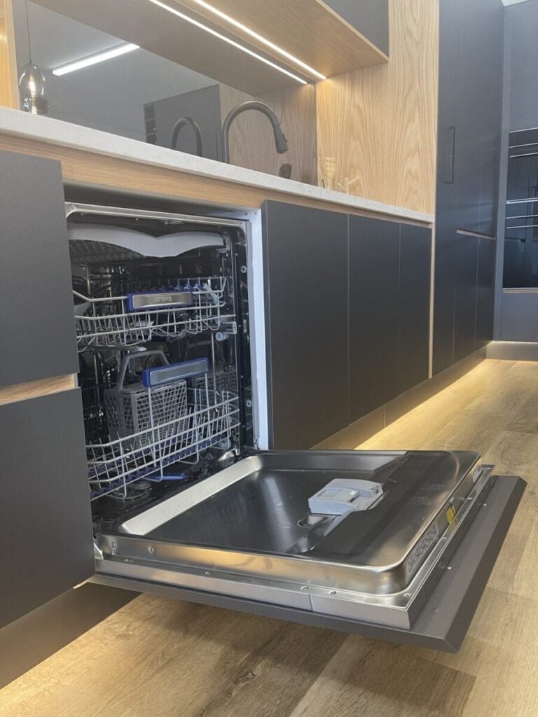 Hidden dishwasher in this kitchen renovation