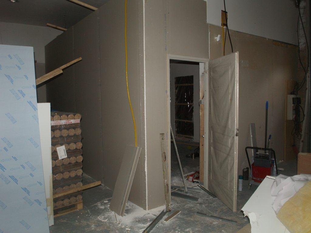 Extérieur de la miellerie à l’intérieur de l'entrepôt