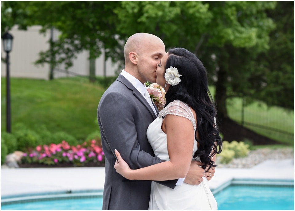 Fort Wayne Weddings, Fort Wayne Bride and Groom, Sycamore Hills, Sycamore Hills Swim and Raquet Club, Outdoor Wedding, Summer Wedding, Fort Wayne Wedding Photography, Kasey Wallace Photography www.kaseywallacephoto.com