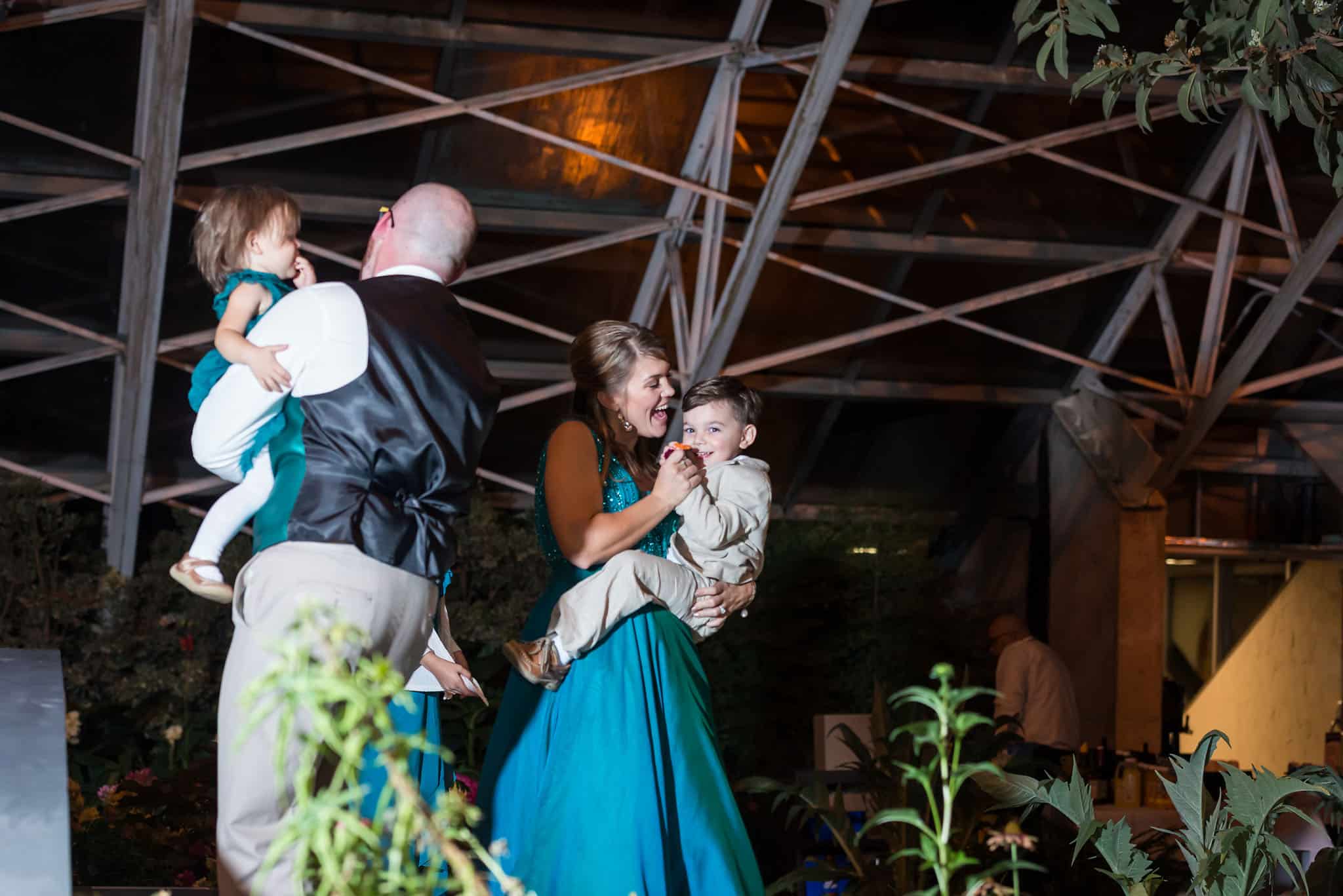 Wedding photography at the Foellinger-Freimann Botanical Conservatory in downtown Fort Wayne, Indiana by Kasey Wallace Photography