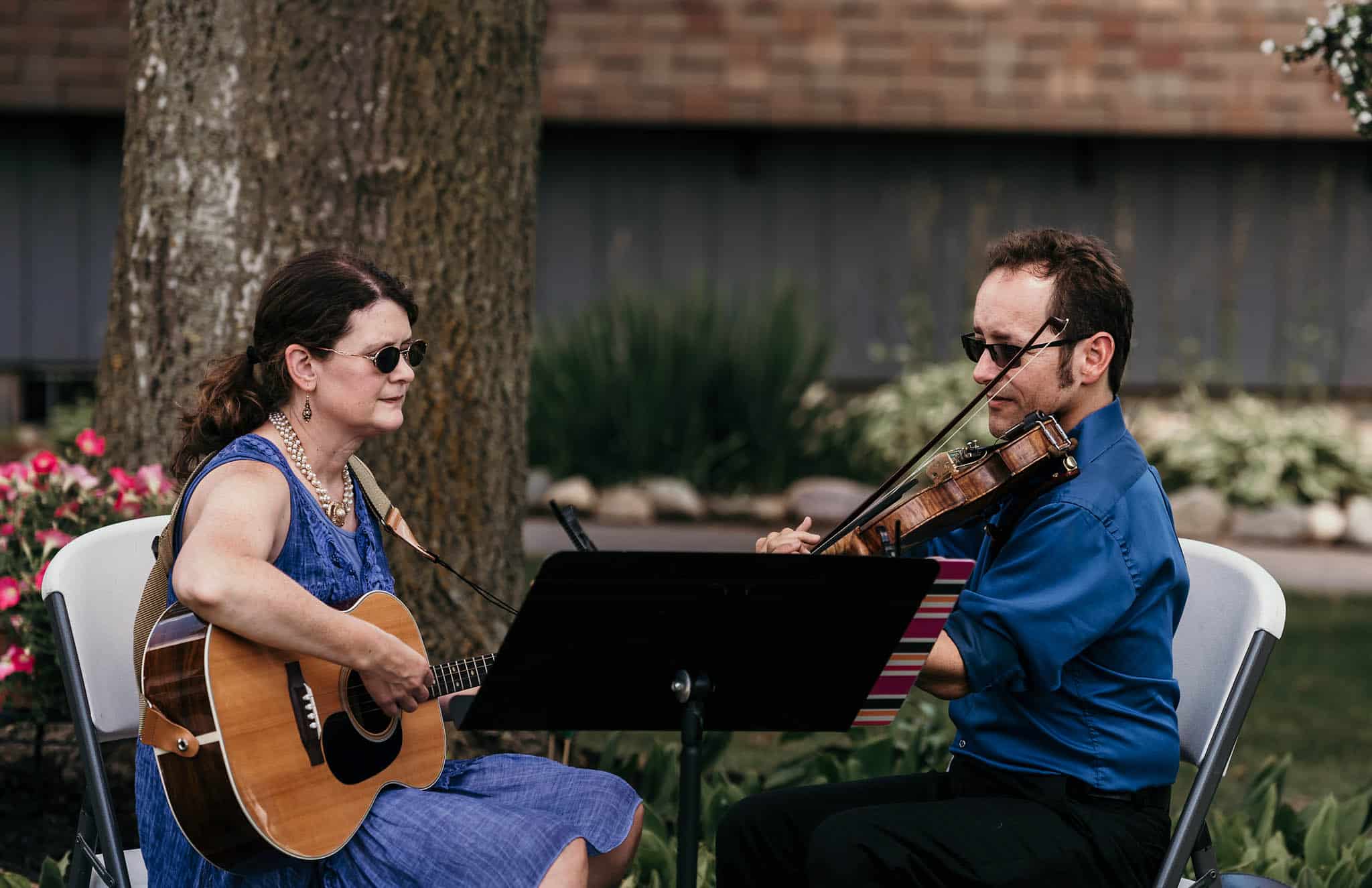 Intimate summer wedding at Clear Lake, Indiana wedding photography by Kasey Wallace Photography