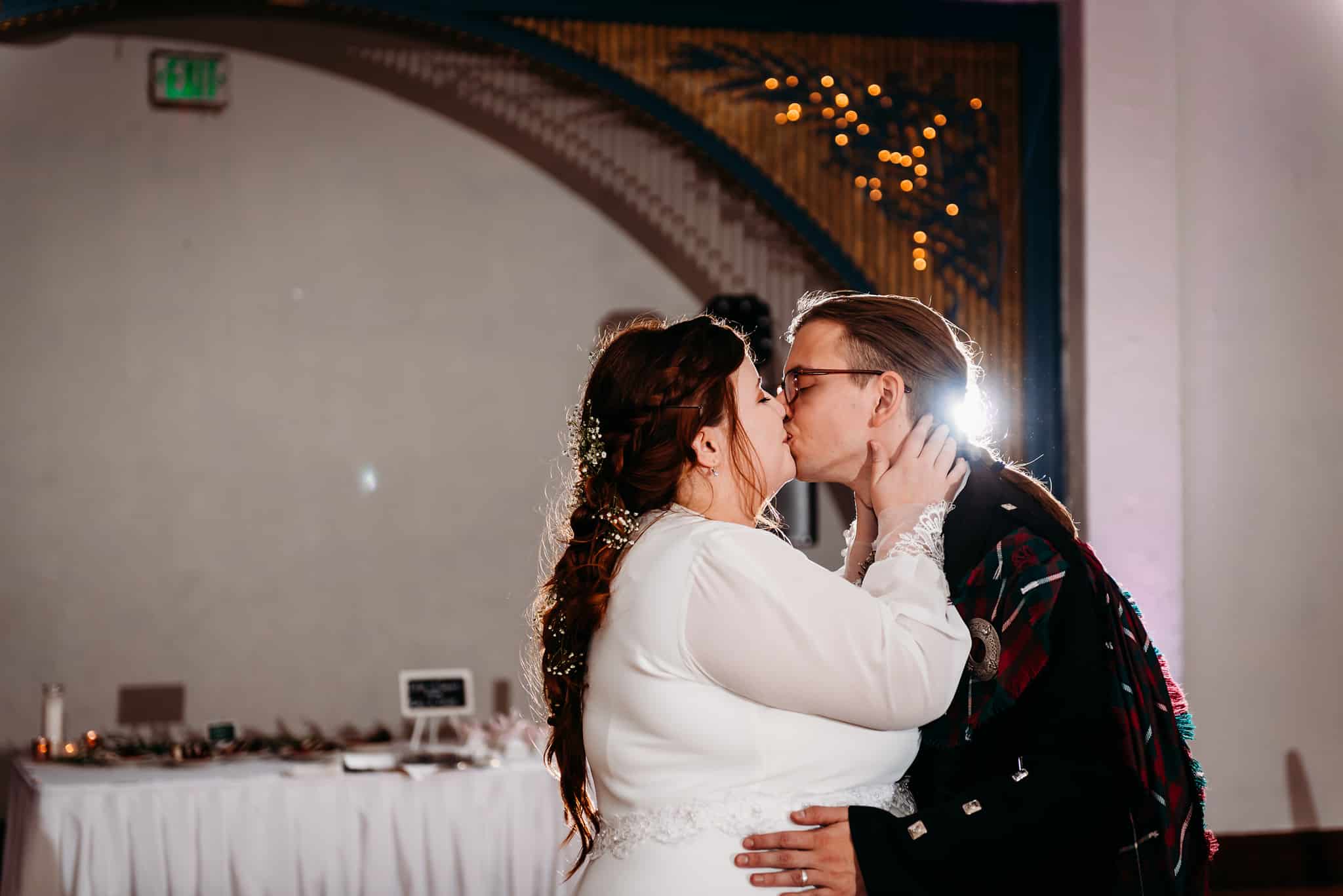 couple kissing the rathskeller indy wedding